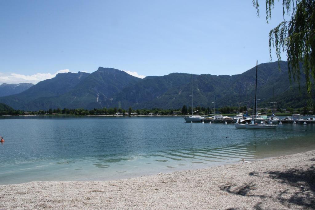 Hotel La Piroga Calceranica al Lago Exterior photo